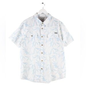 NWT Eddie Bauer Mens Short Sleeve Guide Shirt, Size Medium, White/Blue, Tropical
